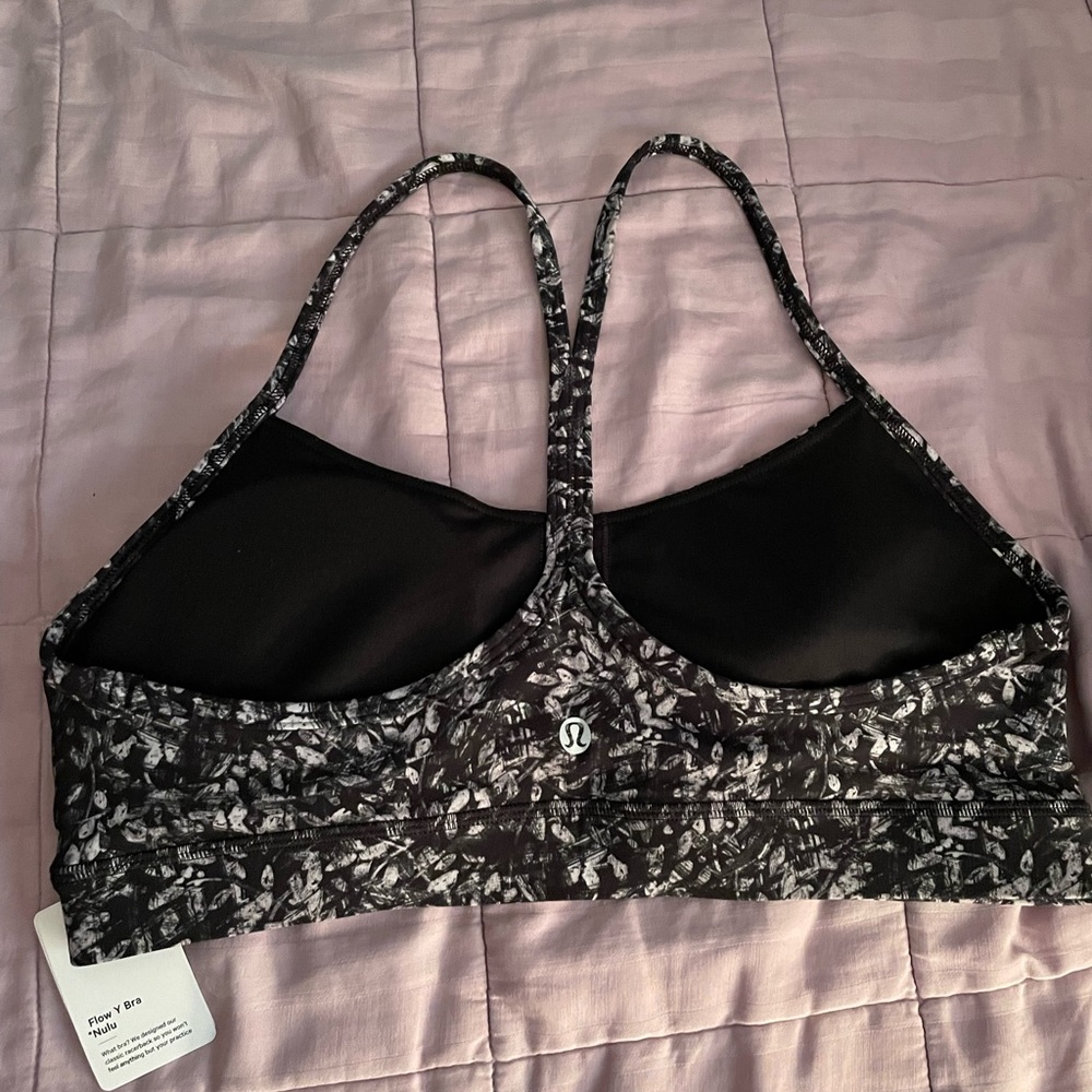 NWT Lululemon Flow Y bra. Size 10. - Picture 2 of 5